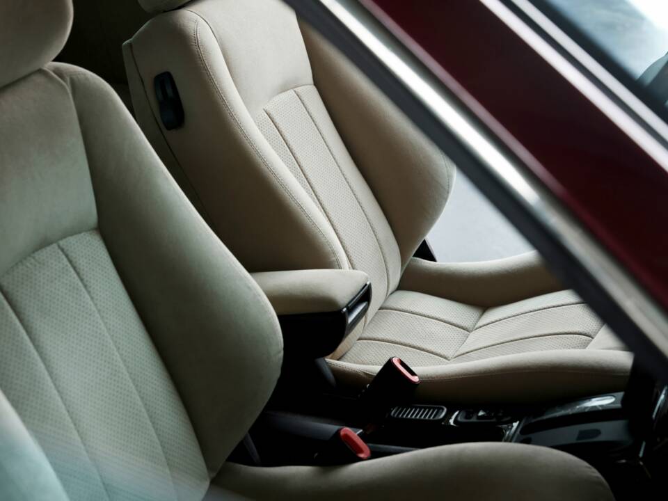 Image 26/46 of Lancia Kappa 3.0 (1999)