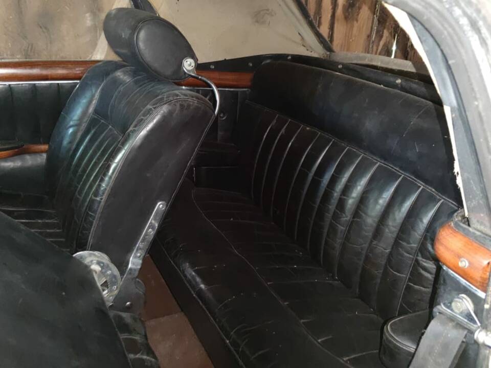 Image 7/13 of Mercedes-Benz 220 S Cabriolet (1957)