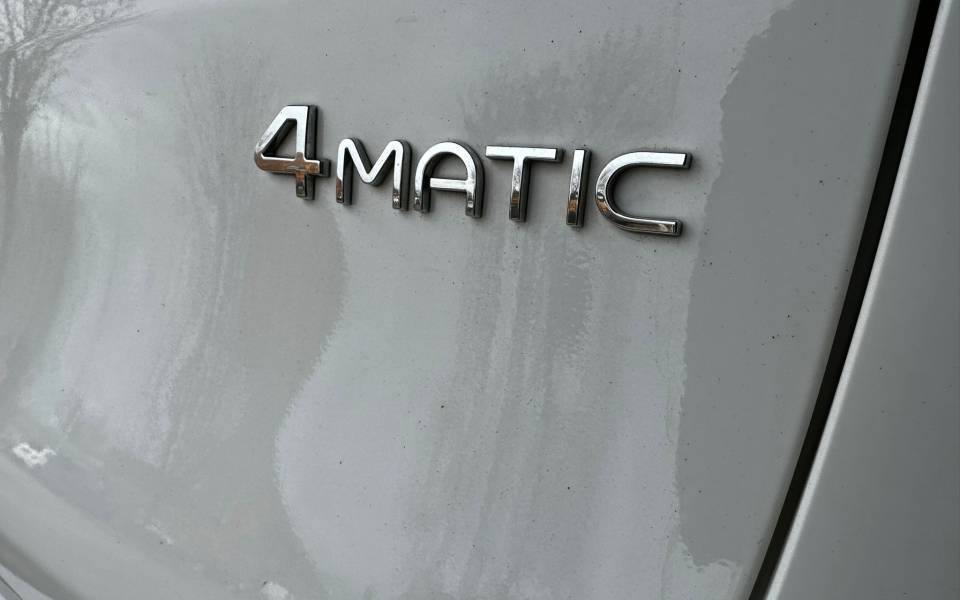 Imagen 23/50 de Mercedes-Benz EQC 400 AMG Line 4Matic (2020)