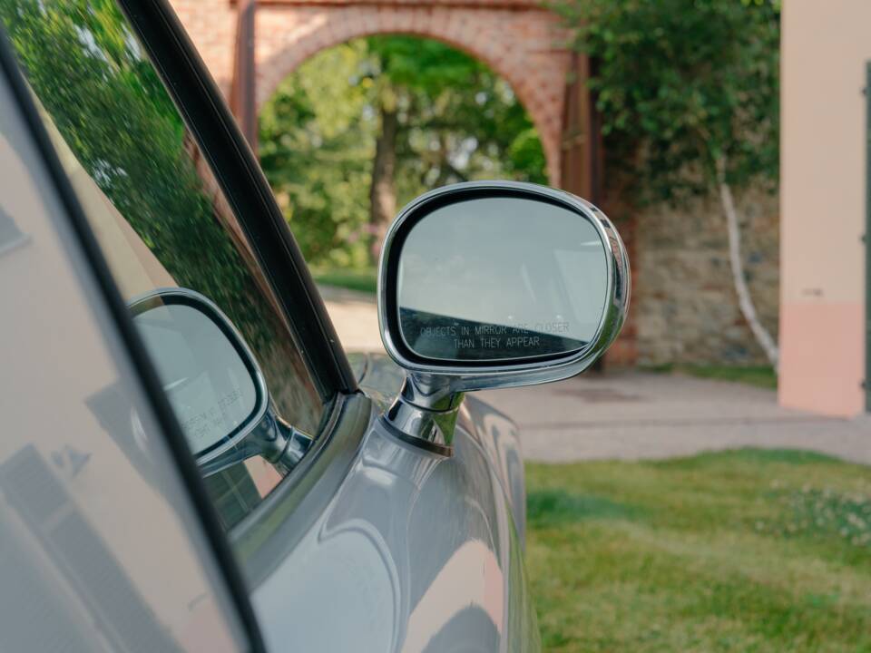 Image 72/185 of BMW Z8 (2001)