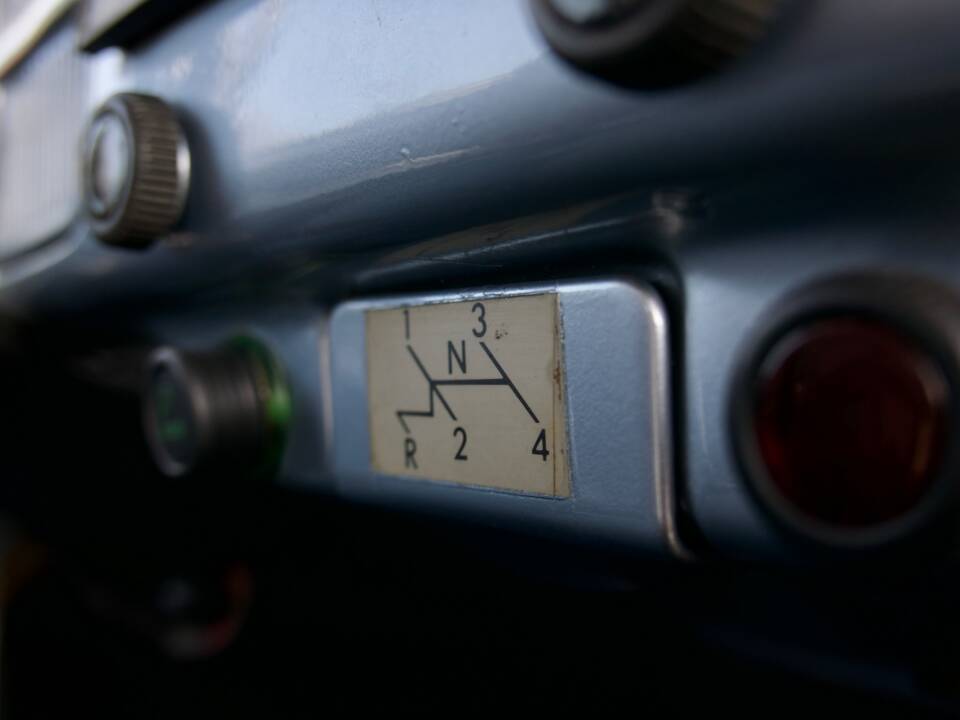Image 40/54 of Volkswagen Beetle 1500 (1969)