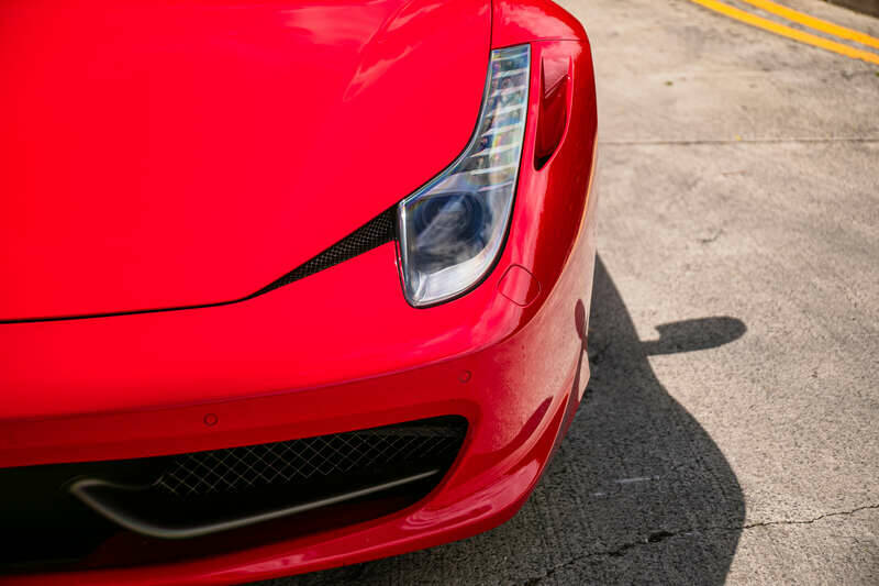 Image 41/50 of Ferrari 458 Italia (2012)