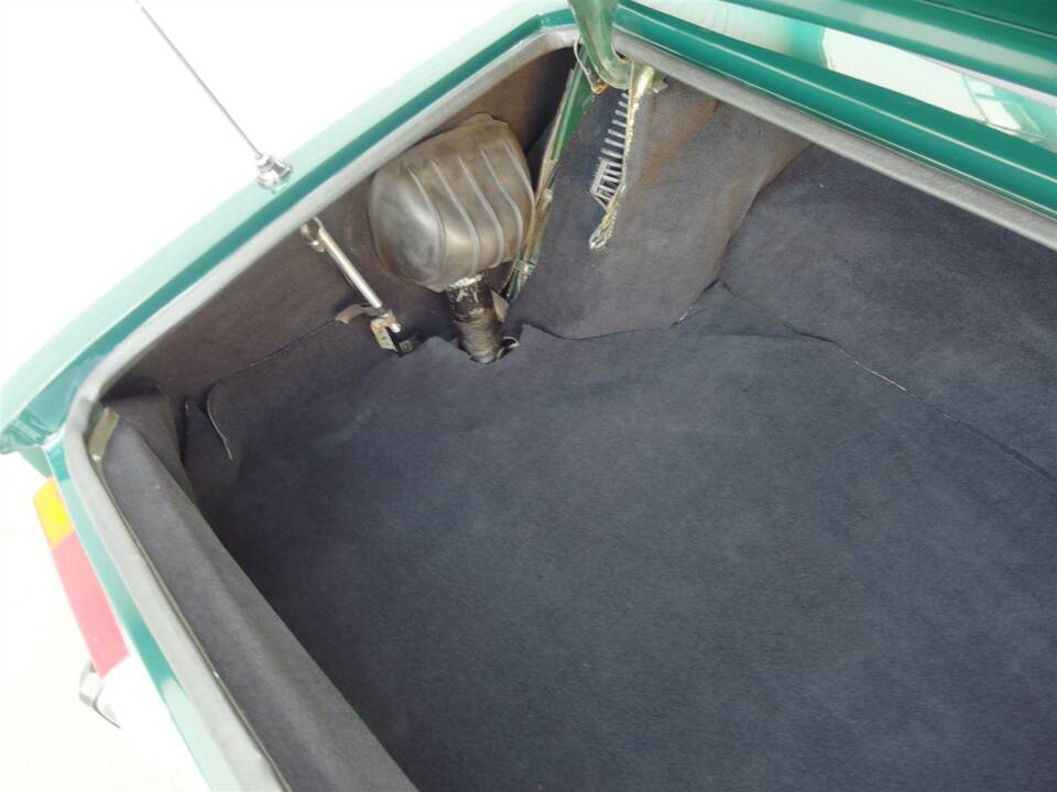 Image 67/99 of Alfa Romeo 1750 Berlina (1970)