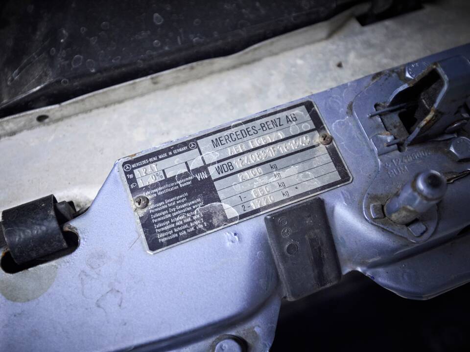 Image 90/100 of Mercedes-Benz 230 TE (1990)