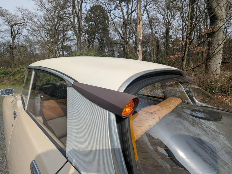 Image 15/31 of Citroën D Spécial (1974)