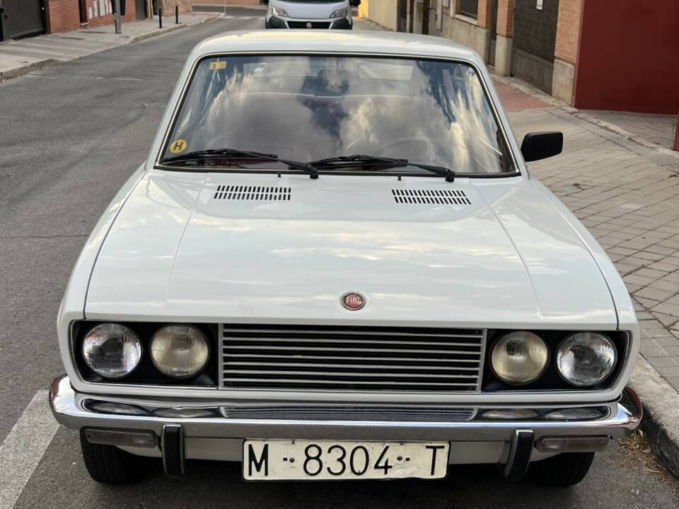 Image 2/7 of FIAT 128 Sport Coupe (1973)
