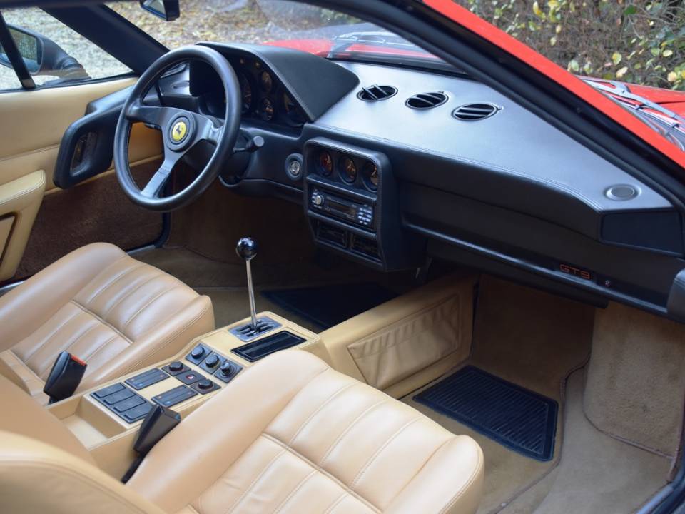 Imagen 23/35 de Ferrari 328 GTB (1986)