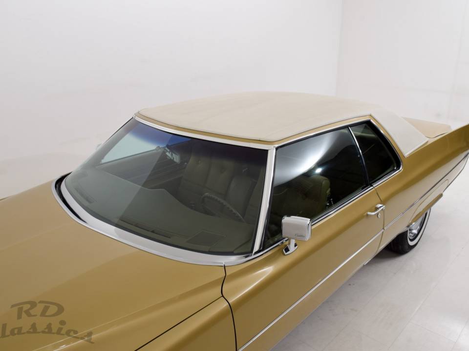 Image 11/32 of Cadillac Coupe DeVille (1971)