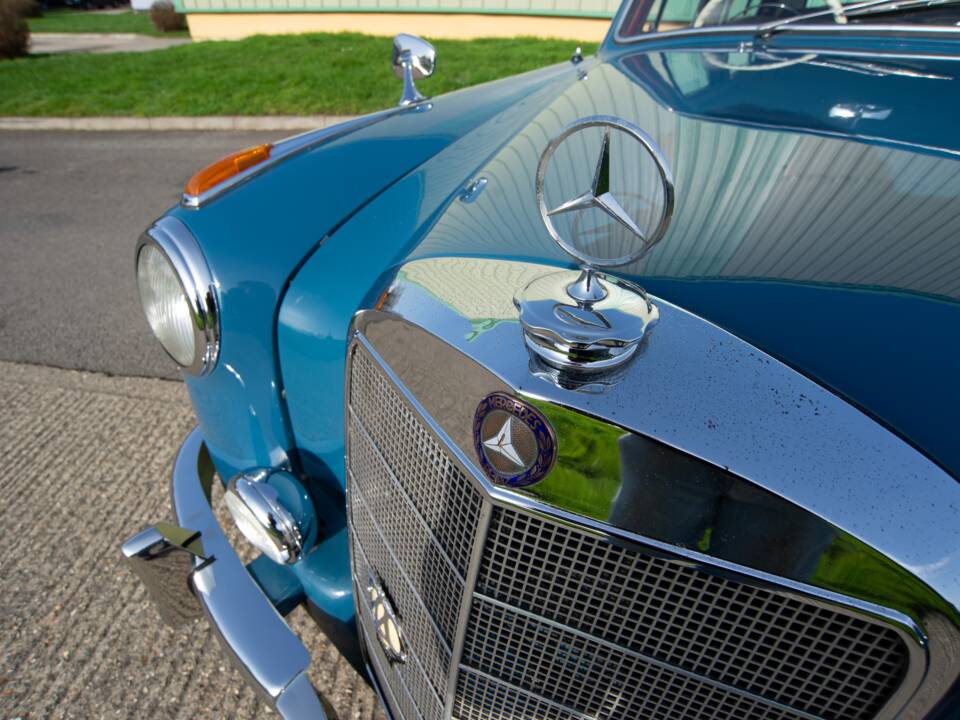 Bild 22/31 von Mercedes-Benz 220 a (1955)