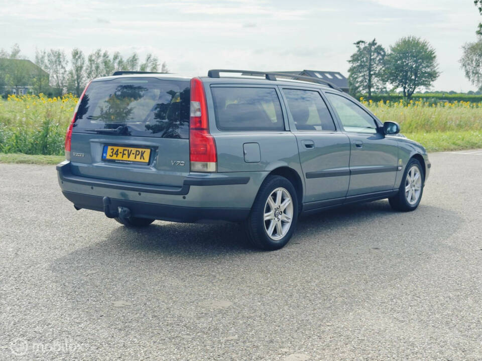 Afbeelding 9/39 van Volvo V 70 2.4 (2000)