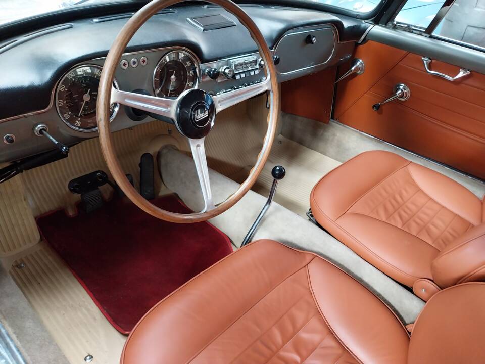Image 37/51 of Lancia Flaminia GT Touring (1960)