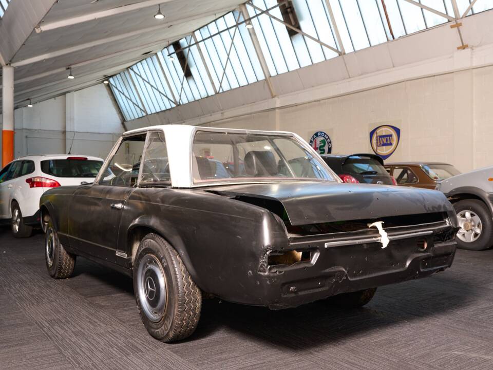Image 37/47 de Mercedes-Benz 250 SL (1967)