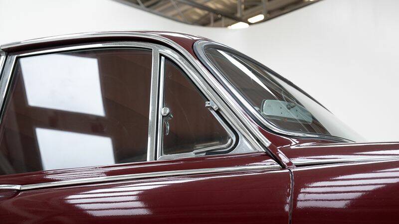 Image 13/15 of Jaguar Mk II 2.4 (1960)