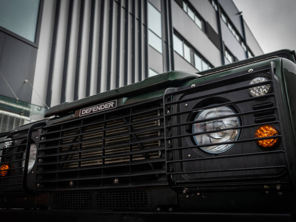 Image 27/90 of Land Rover Defender 90 Td5 (1999)