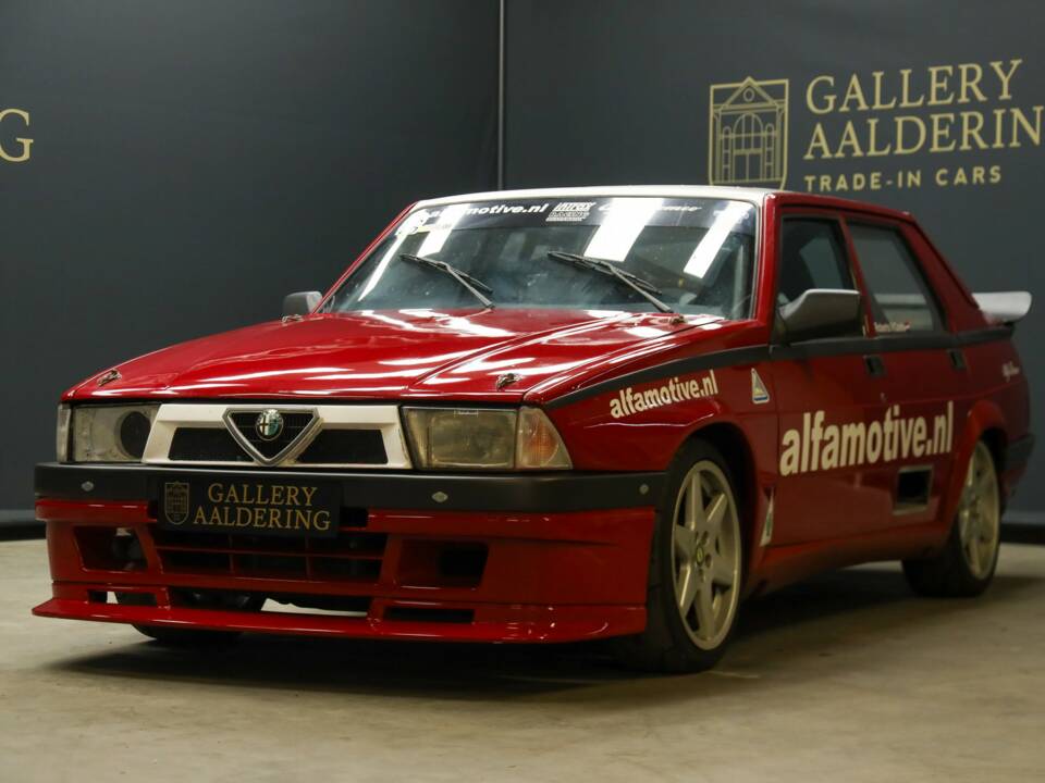 Image 1/50 de Alfa Romeo 75 3.0 V6 QV (1990)