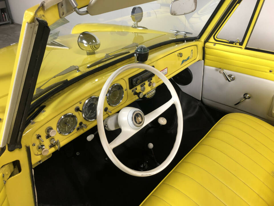 Image 14/24 de Amphicar 770 (1964)