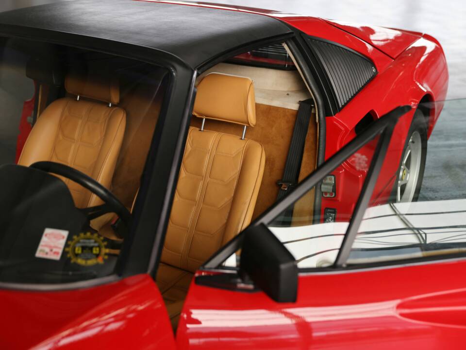Image 33/50 of Ferrari 308 GTSi (1982)