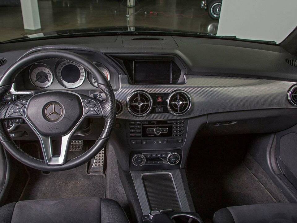 Imagen 16/23 de Mercedes-Benz GLK 220 CDI 4MATIC (2014)
