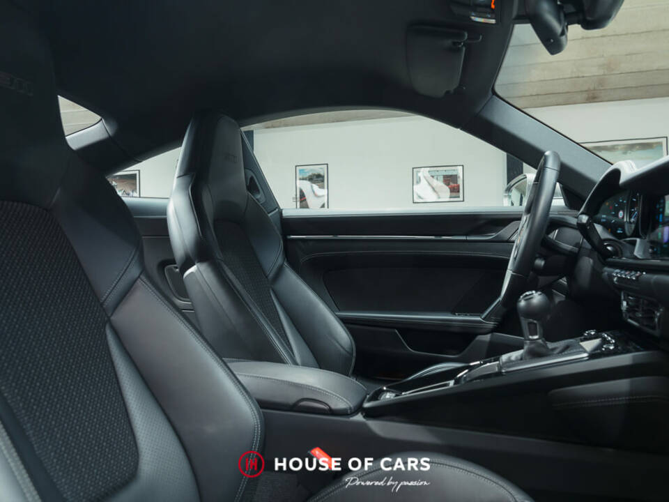 Image 17/25 of Porsche 911 Carrera T (2023)