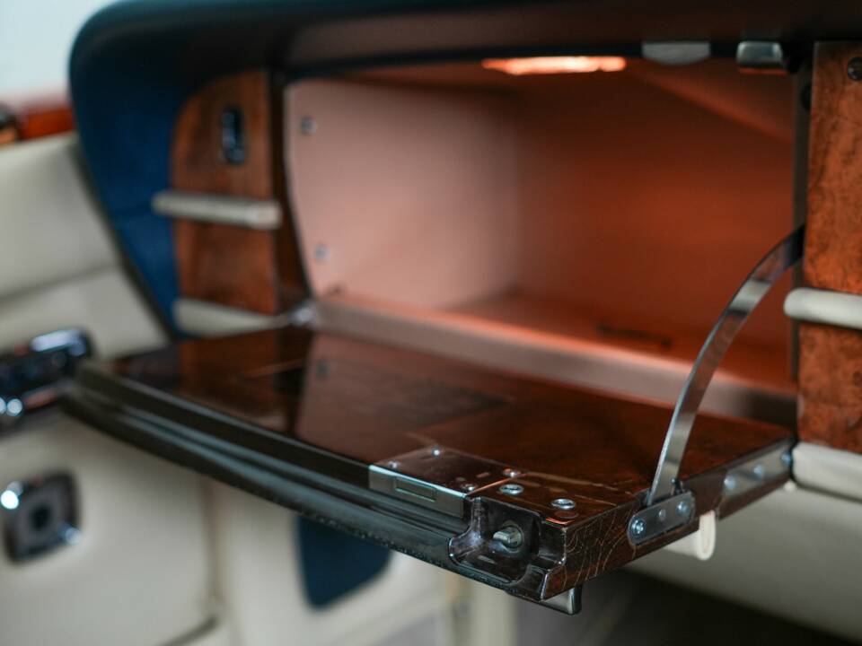 Image 31/48 of Rolls-Royce Silver Spirit (1983)