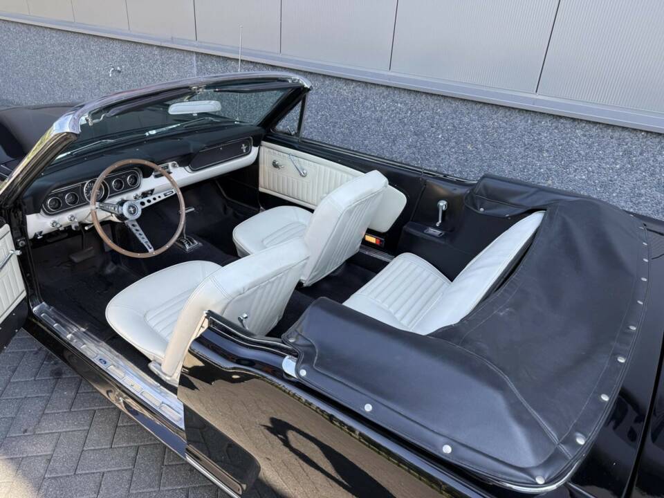 Image 19/47 de Ford Mustang 390 GTA (1966)