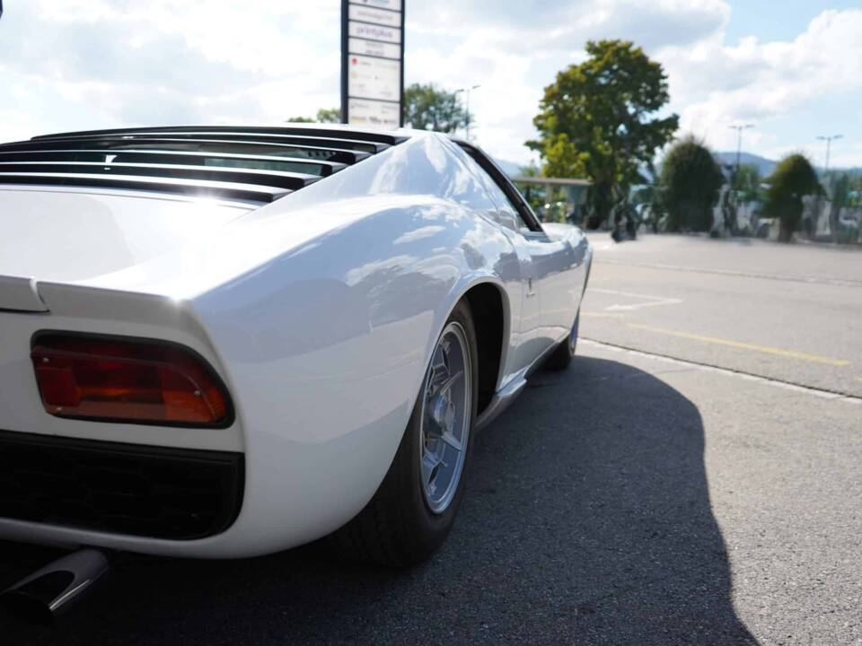 Afbeelding 45/74 van Lamborghini Miura P 400 (1968)