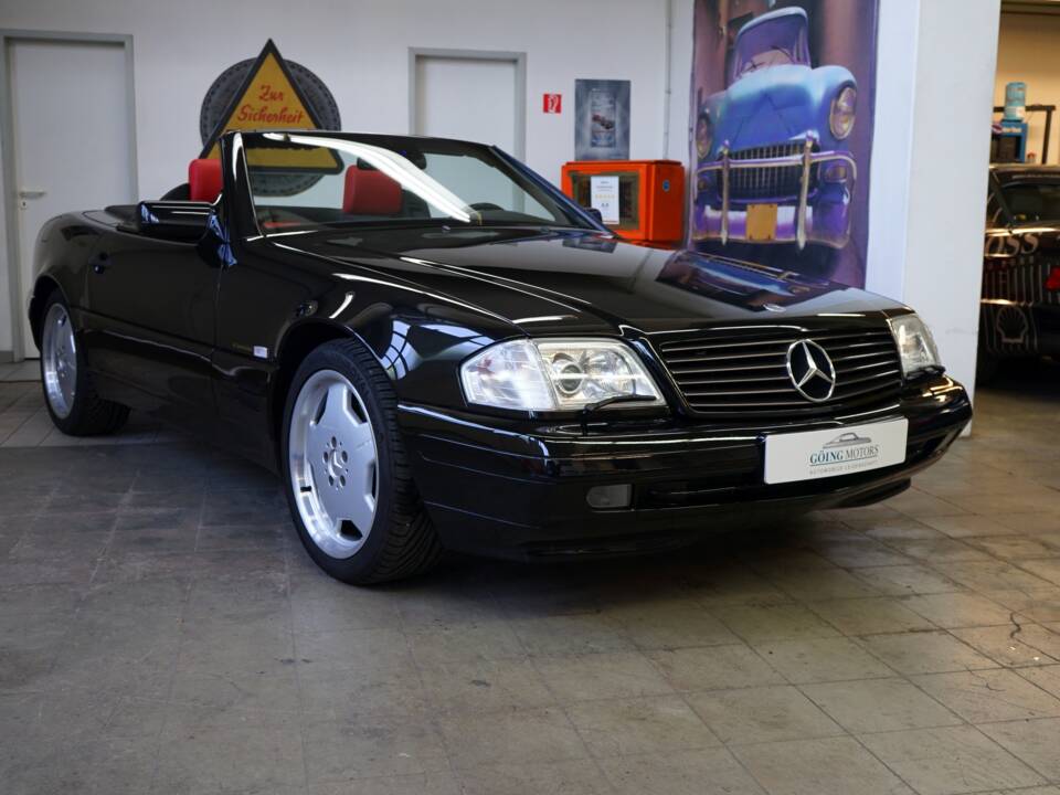 Imagen 2/41 de Mercedes-Benz SL 500 (1997)