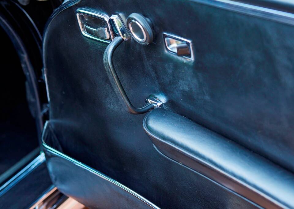 Image 68/188 of Mercedes-Benz 280 SE 3,5 (1971)