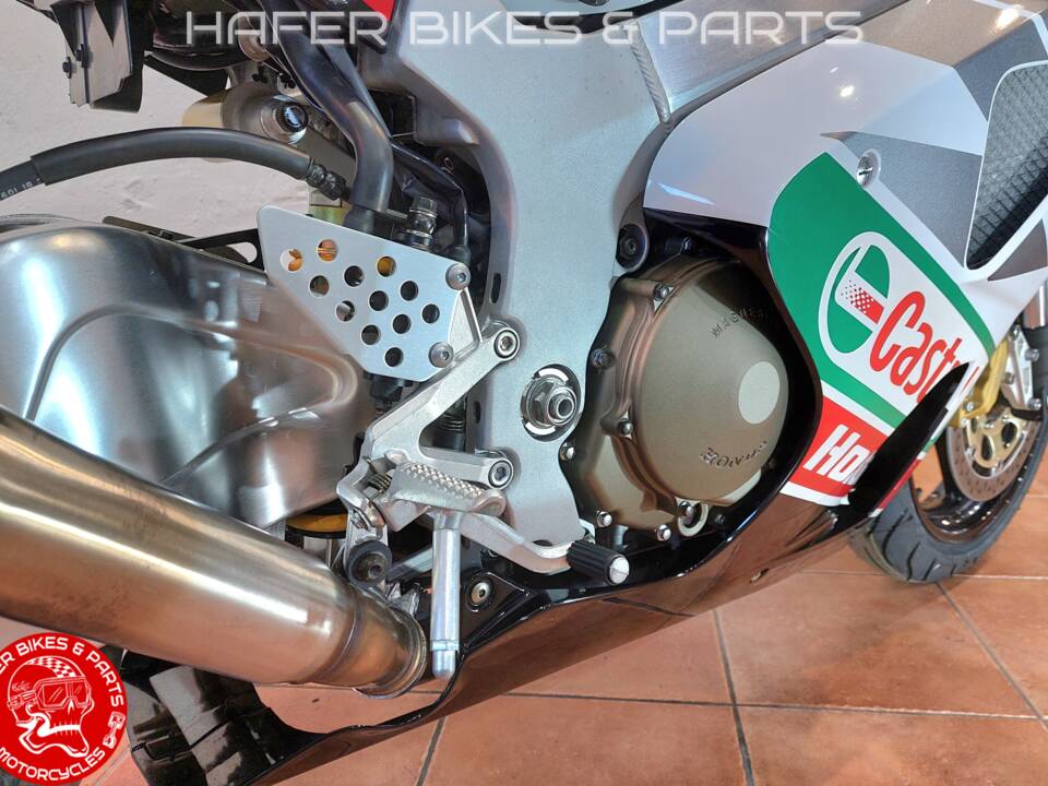 Image 29/44 of Honda VTR 1000 SP2 (2003)