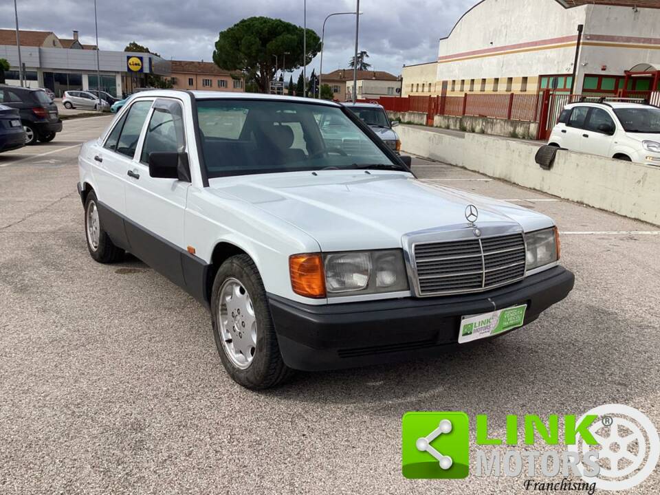 Afbeelding 3/10 van Mercedes-Benz 190 E 1.8 (1992)