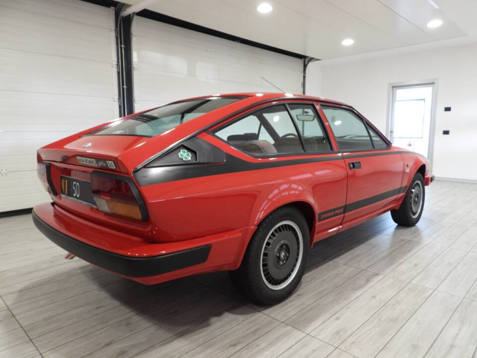 Bild 6/8 von Alfa Romeo GTV 2.0 (1982)