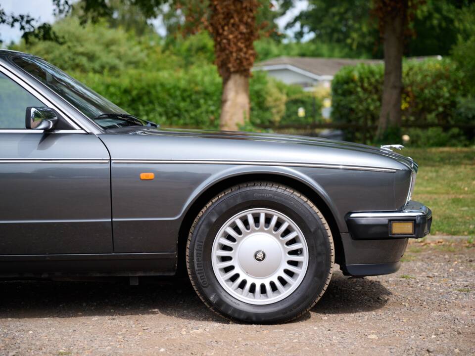 Afbeelding 38/50 van Jaguar XJ12 6.0 (1994)