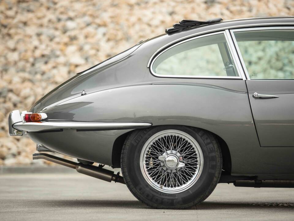 Immagine 27/88 di Jaguar E-Type (2+2) (1968)