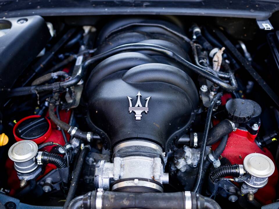 Immagine 5/36 di Maserati GranCabrio 4.7 (2010)