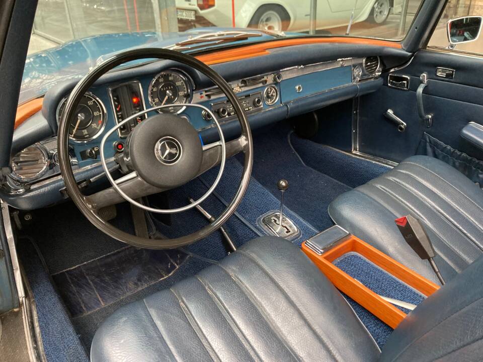 Immagine 22/36 di Mercedes-Benz 280 SL (1970)