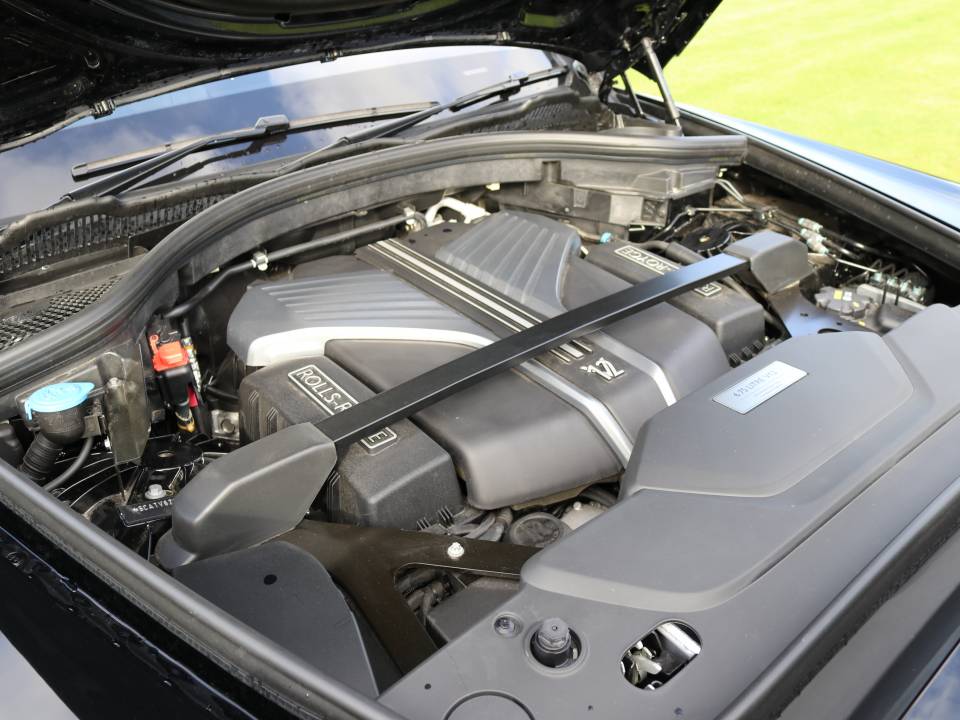 Image 21/100 of Rolls-Royce Cullinan Black Badge (2021)