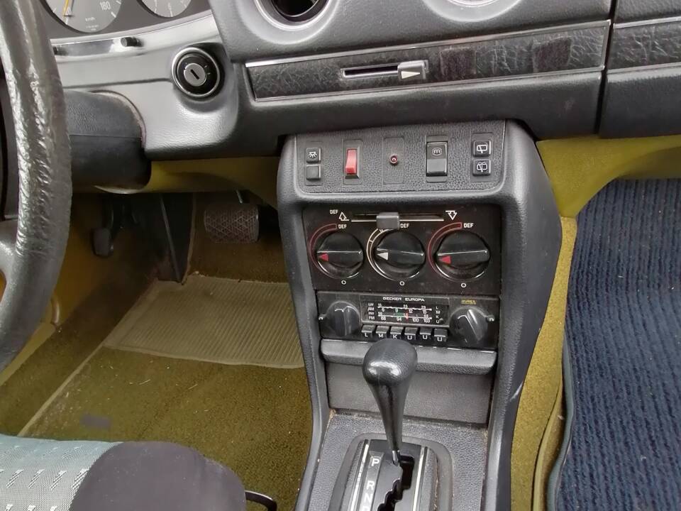 Image 21/22 de Mercedes-Benz 300 TD (1979)