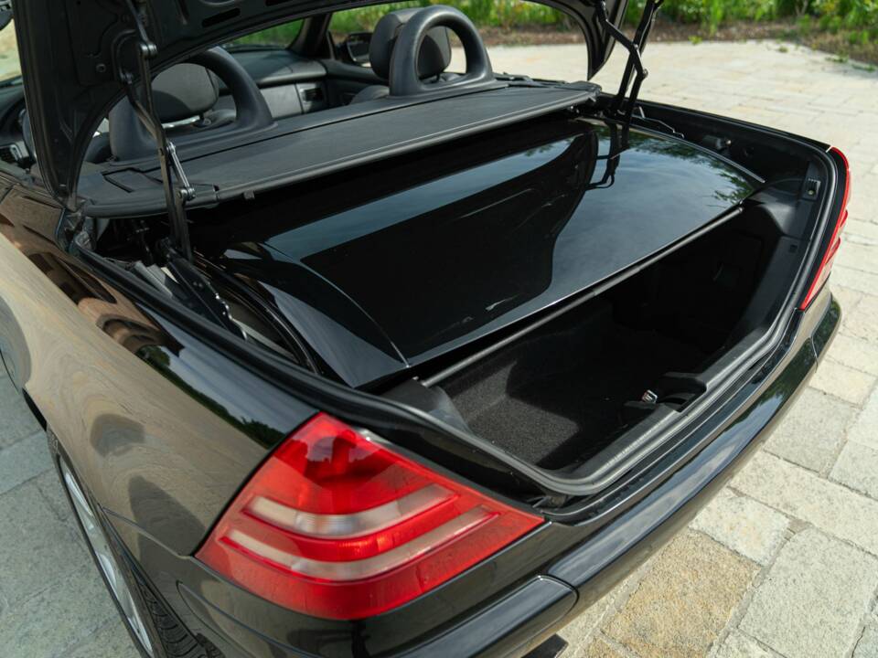 Image 20/50 of Mercedes-Benz SLK 200 Kompressor (1998)