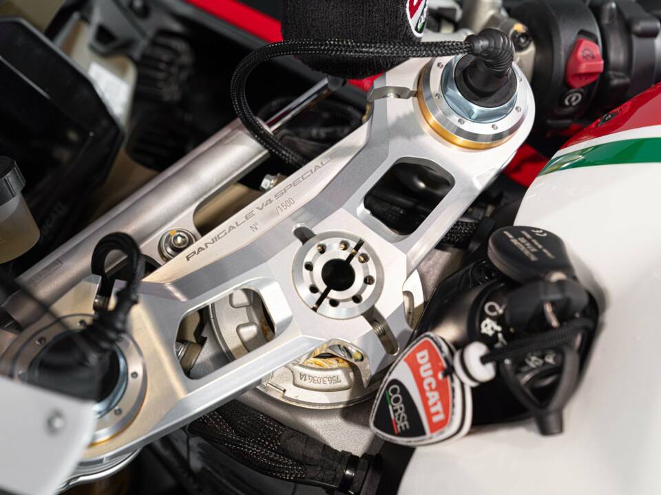 Bild 33/44 von Ducati DUMMY (2019)