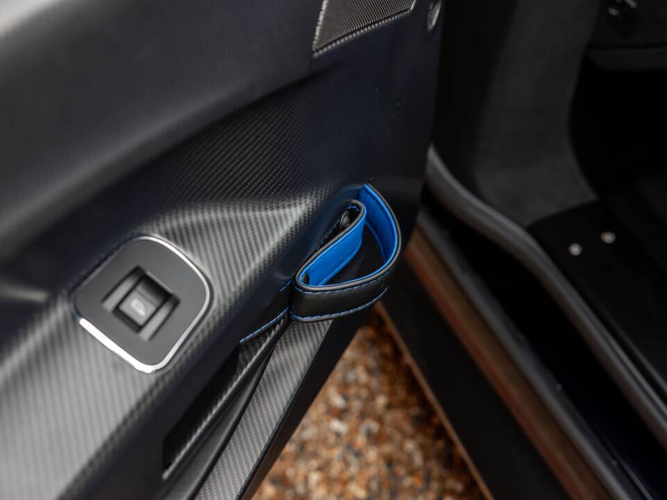 Image 54/65 of Aston Martin Vantage GT8 (2017)