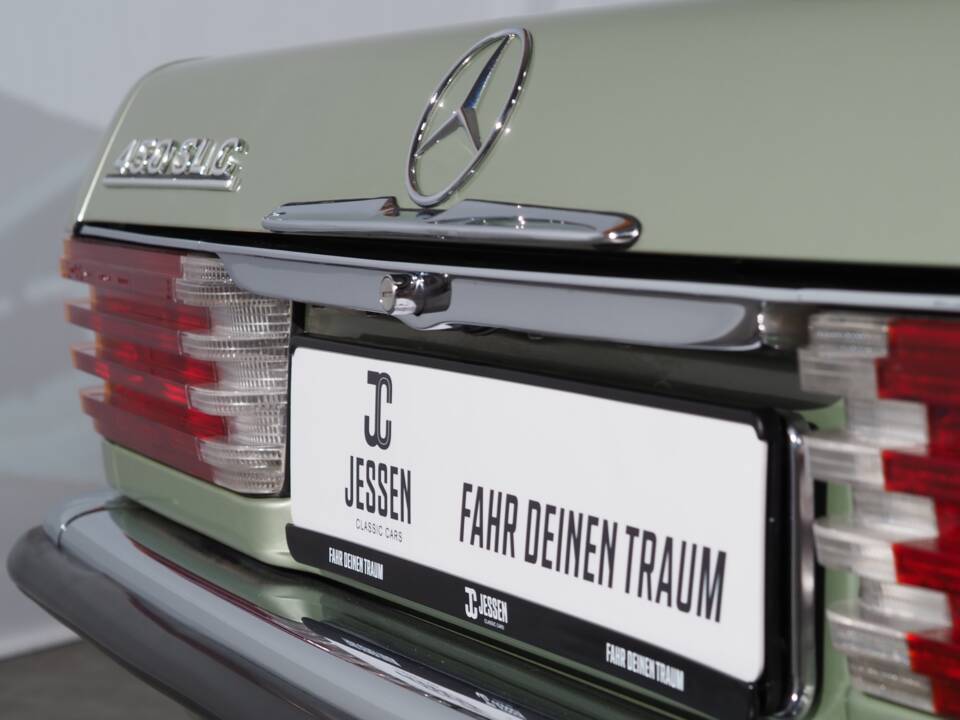 Image 26/66 of Mercedes-Benz 450 SLC (1977)