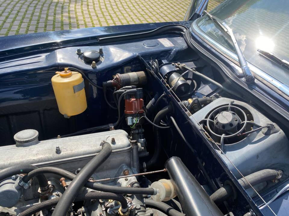 Image 33/79 of BMW 2000 CS (1969)