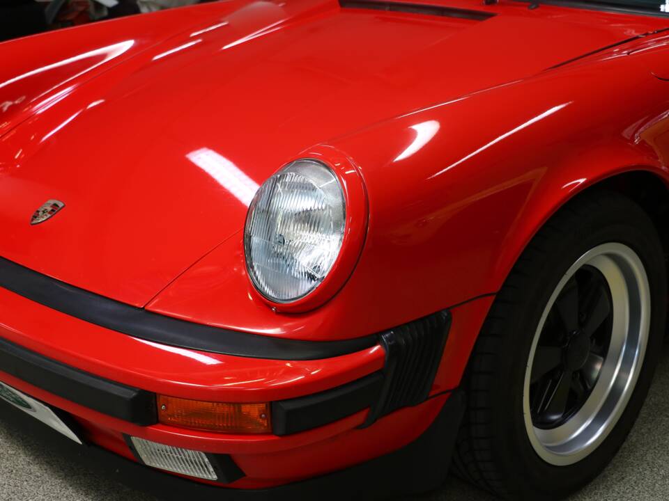 Image 14/47 of Porsche 911 Carrera 3.2 (1989)
