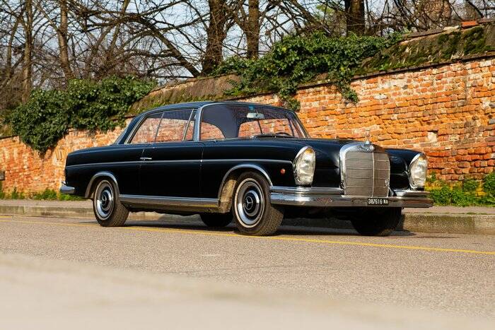 Immagine 4/7 di Mercedes-Benz 300 SE (1966)