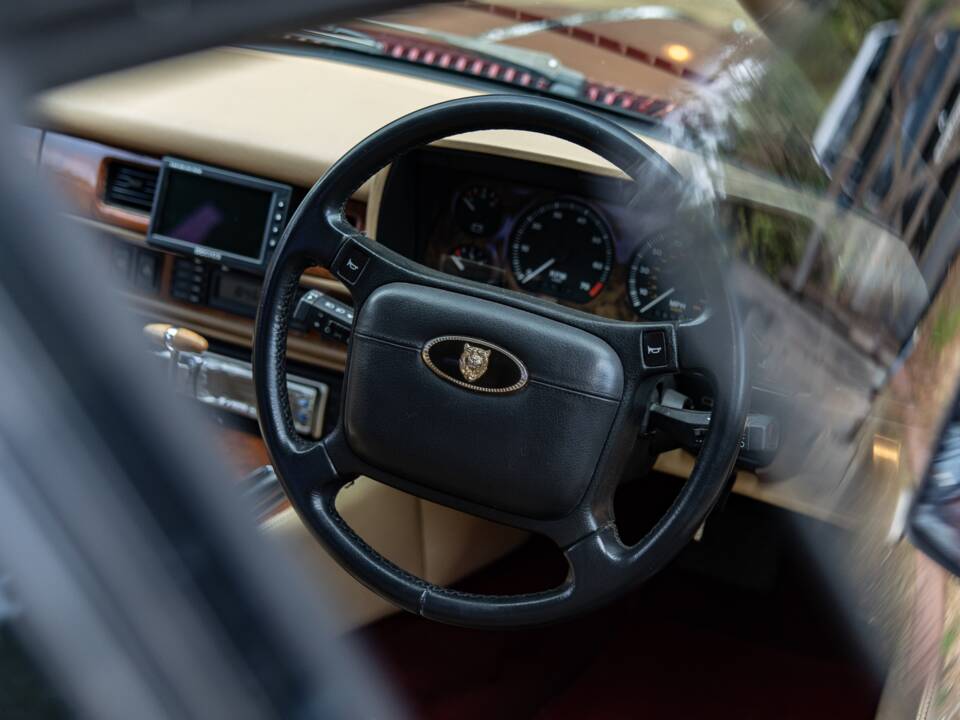 Bild 35/41 von Jaguar XJS 5.3 V12 (1992)