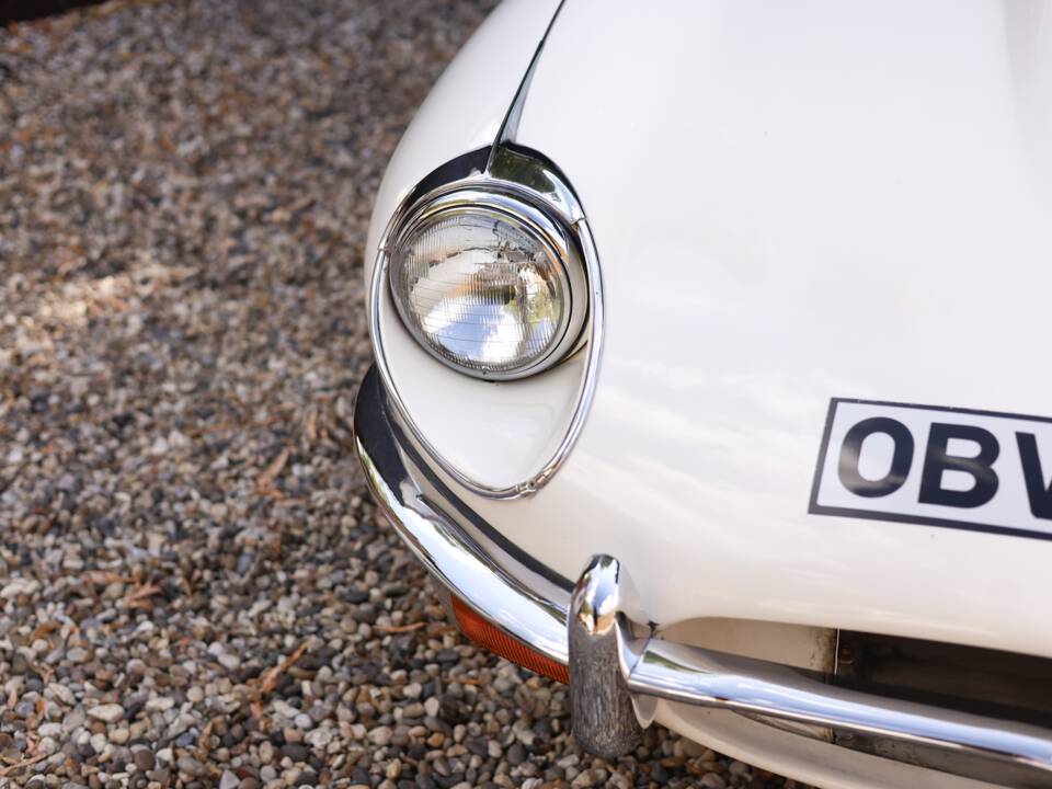 Image 15/50 de Jaguar Type E (2+2) (1970)