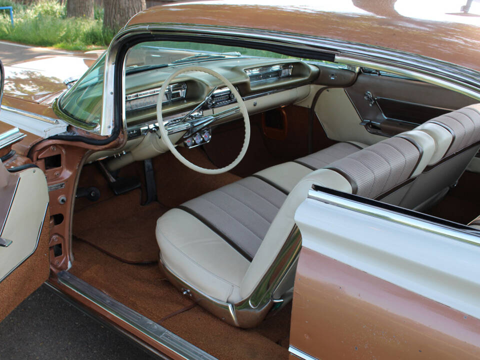 Image 13/30 of Oldsmobile 98 Holiday SceniCoupe (1959)