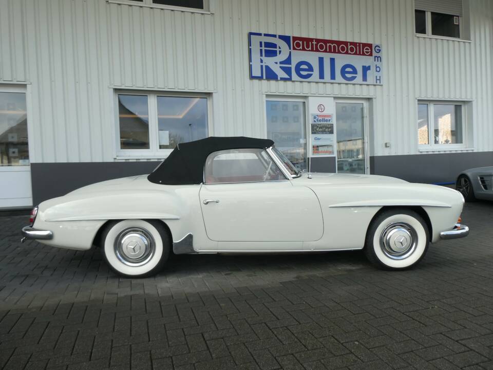 Image 7/27 of Mercedes-Benz 190 SL (1961)