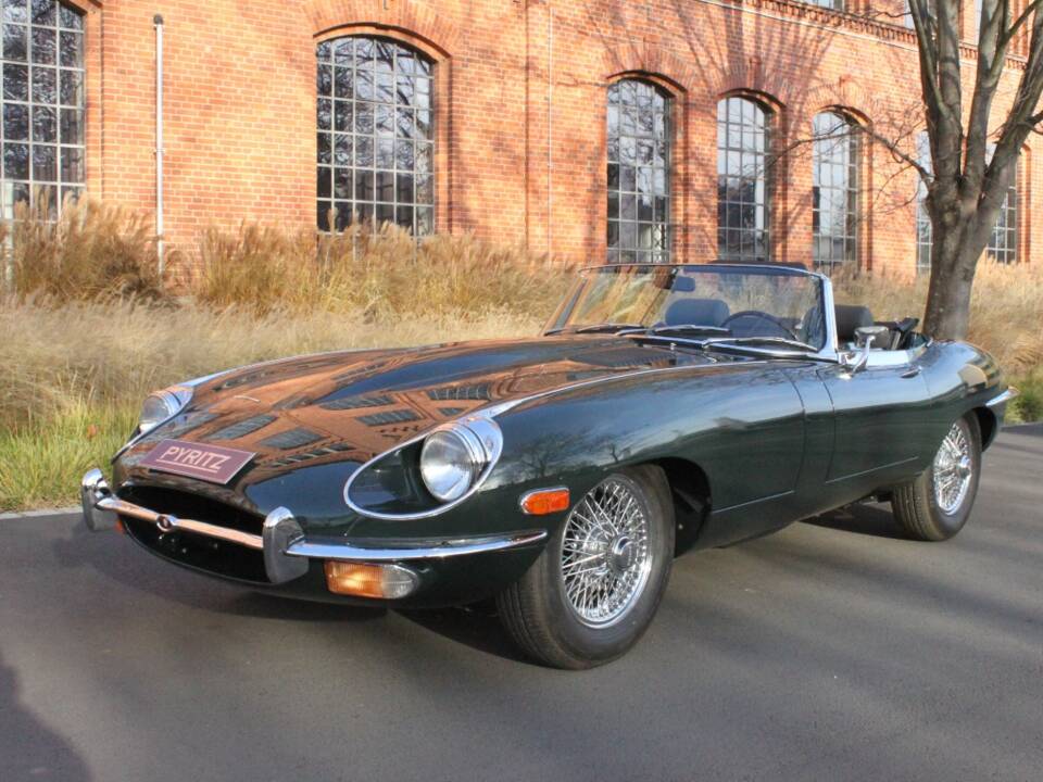 Image 1/21 de Jaguar E-Type (1969)