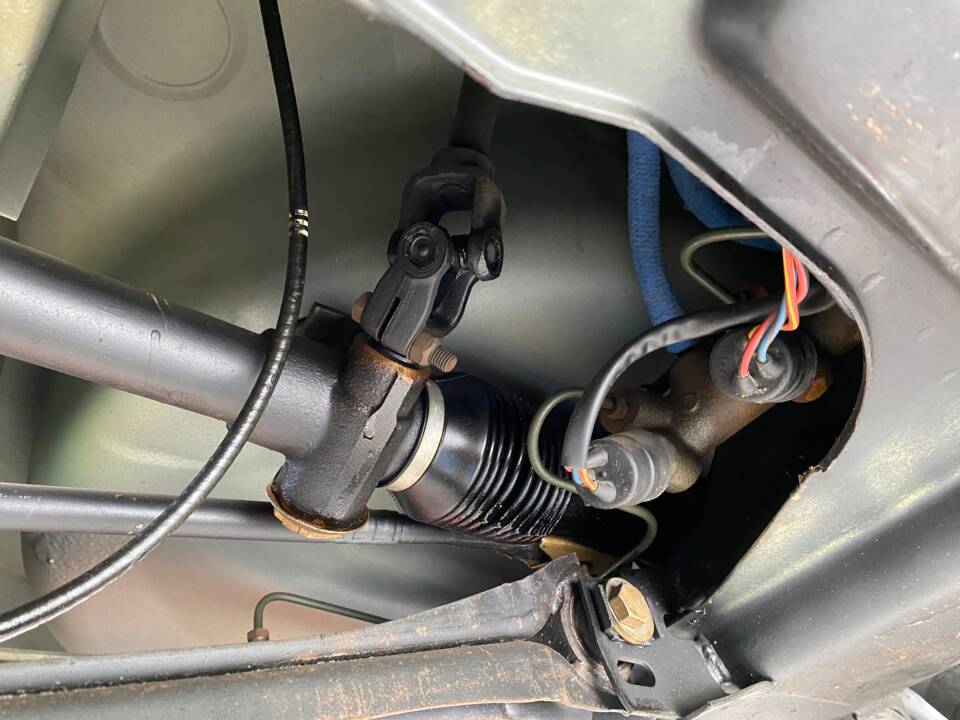 Image 52/96 of Volkswagen Beetle 1303 (1980)